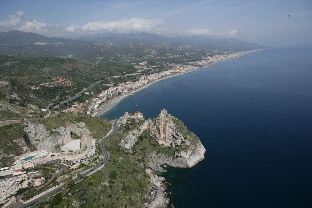 Casa Di Mare Barabba Villa Santa Teresa Di Riva Exterior foto